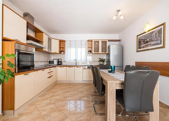 By The Sea Maslenica, Novigrad - 21903 * جاسينايس